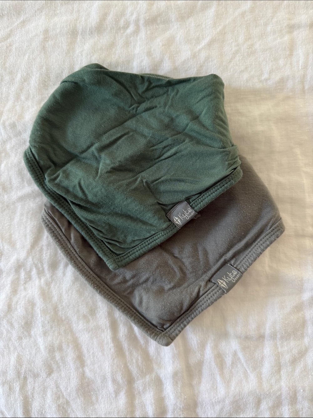 Kyte BABY Green and Gray Bamboo Bibs - 2 Pack